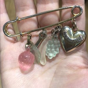Juicy Couture Broche/Charm!